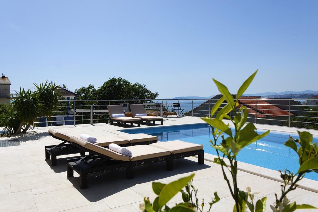 Villa Mermaid Your Croatian Haven With Luxury Pool And Scenic Views Podstrana Exterior foto