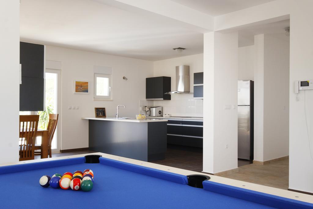Villa Mermaid Your Croatian Haven With Luxury Pool And Scenic Views Podstrana Zimmer foto