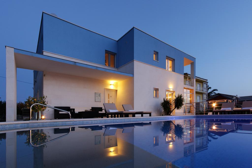 Villa Mermaid Your Croatian Haven With Luxury Pool And Scenic Views Podstrana Zimmer foto